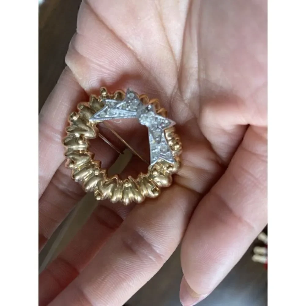 Christmas wreath gold